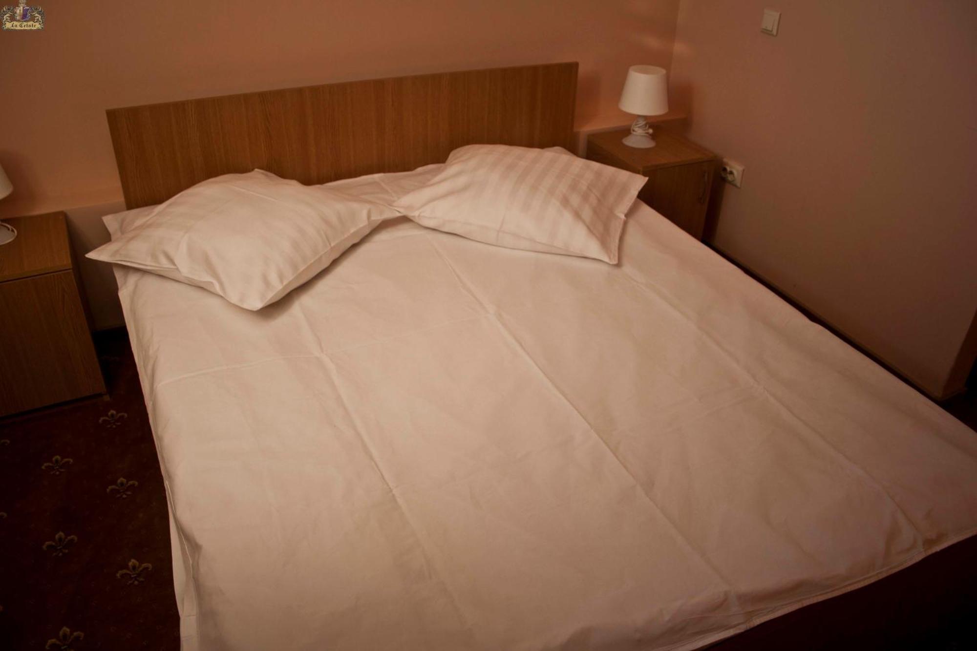 Hotel Lacetate Пітешть Номер фото