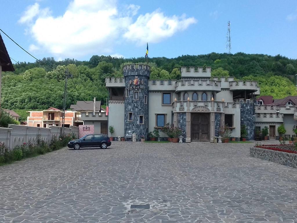 Hotel Lacetate Пітешть Екстер'єр фото