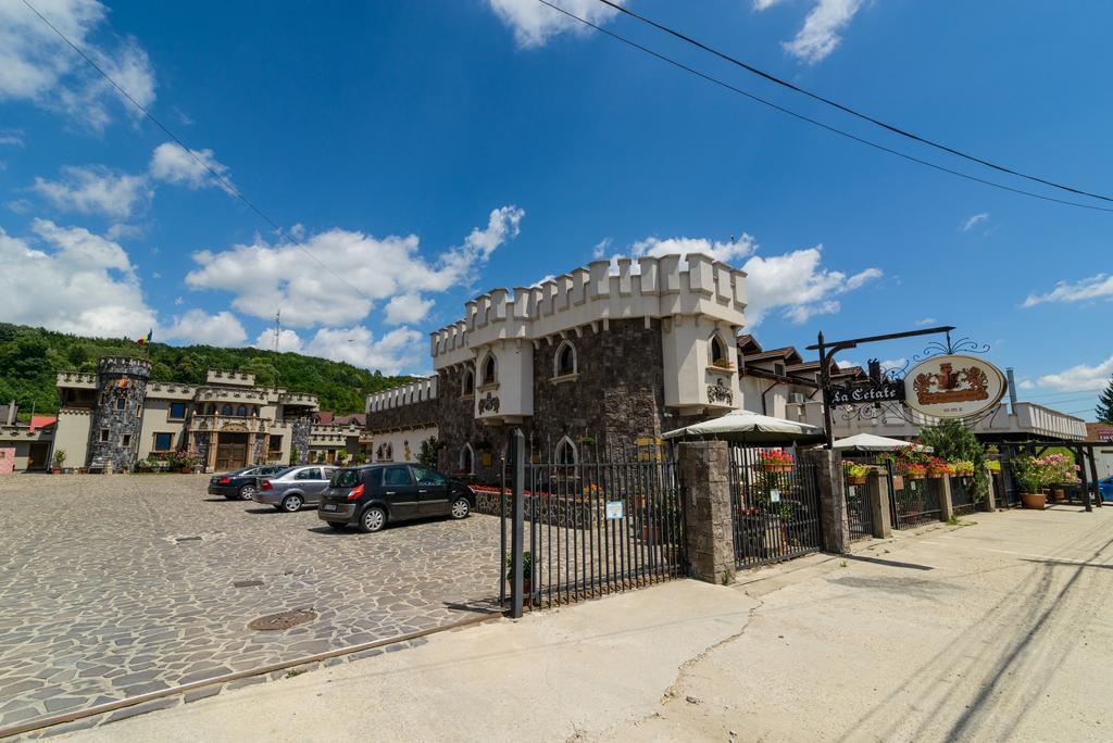 Hotel Lacetate Пітешть Екстер'єр фото