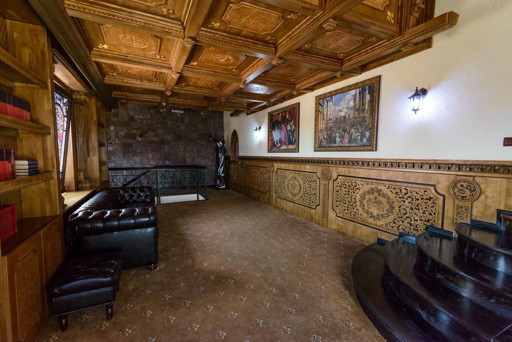 Hotel Lacetate Пітешть Екстер'єр фото